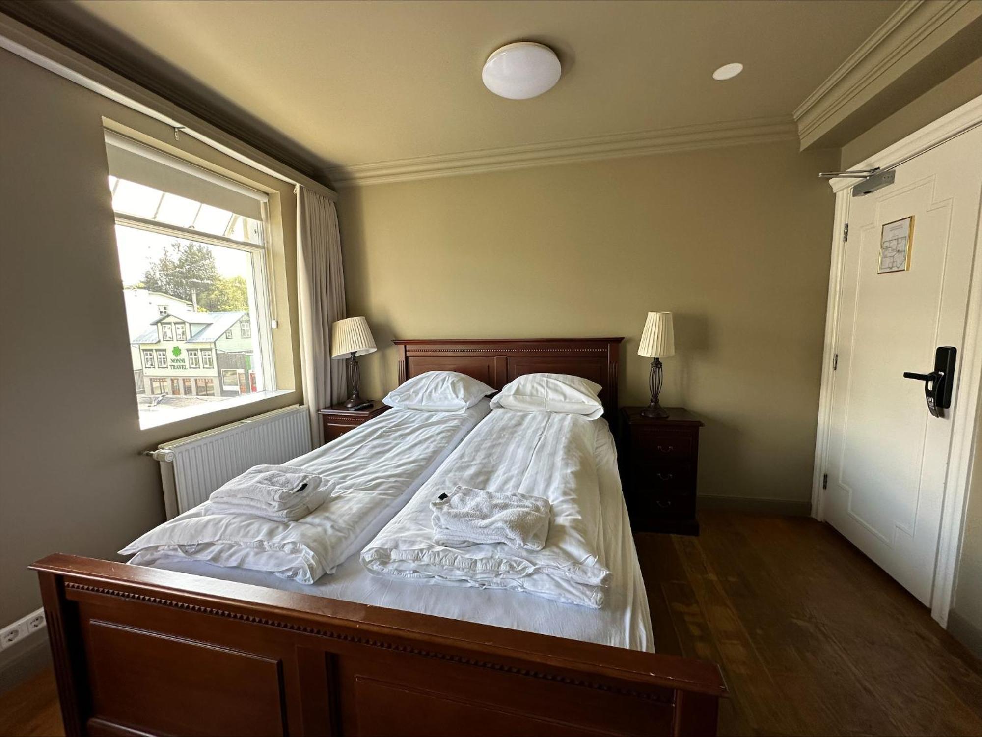 Bg4 Guesthouse Akureyri Bagian luar foto