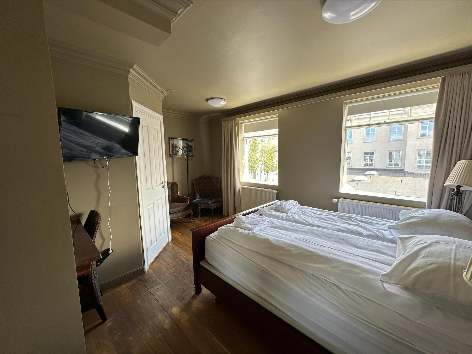 Bg4 Guesthouse Akureyri Bagian luar foto