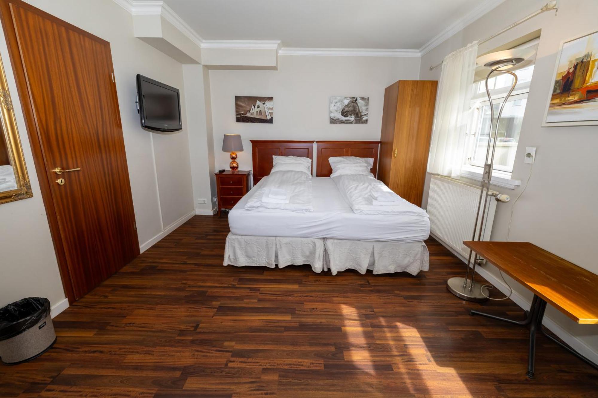 Bg4 Guesthouse Akureyri Bagian luar foto