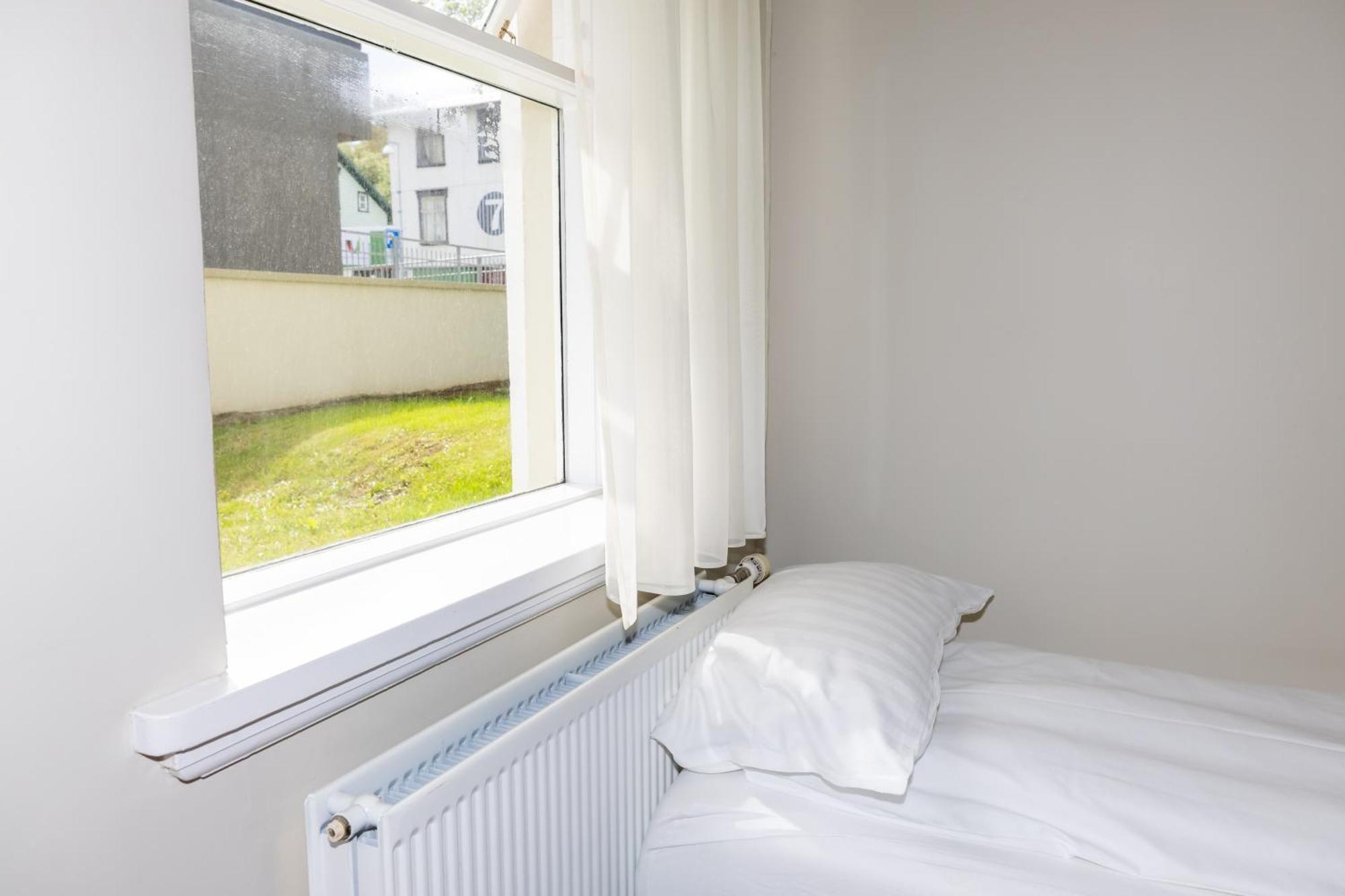 Bg4 Guesthouse Akureyri Bagian luar foto