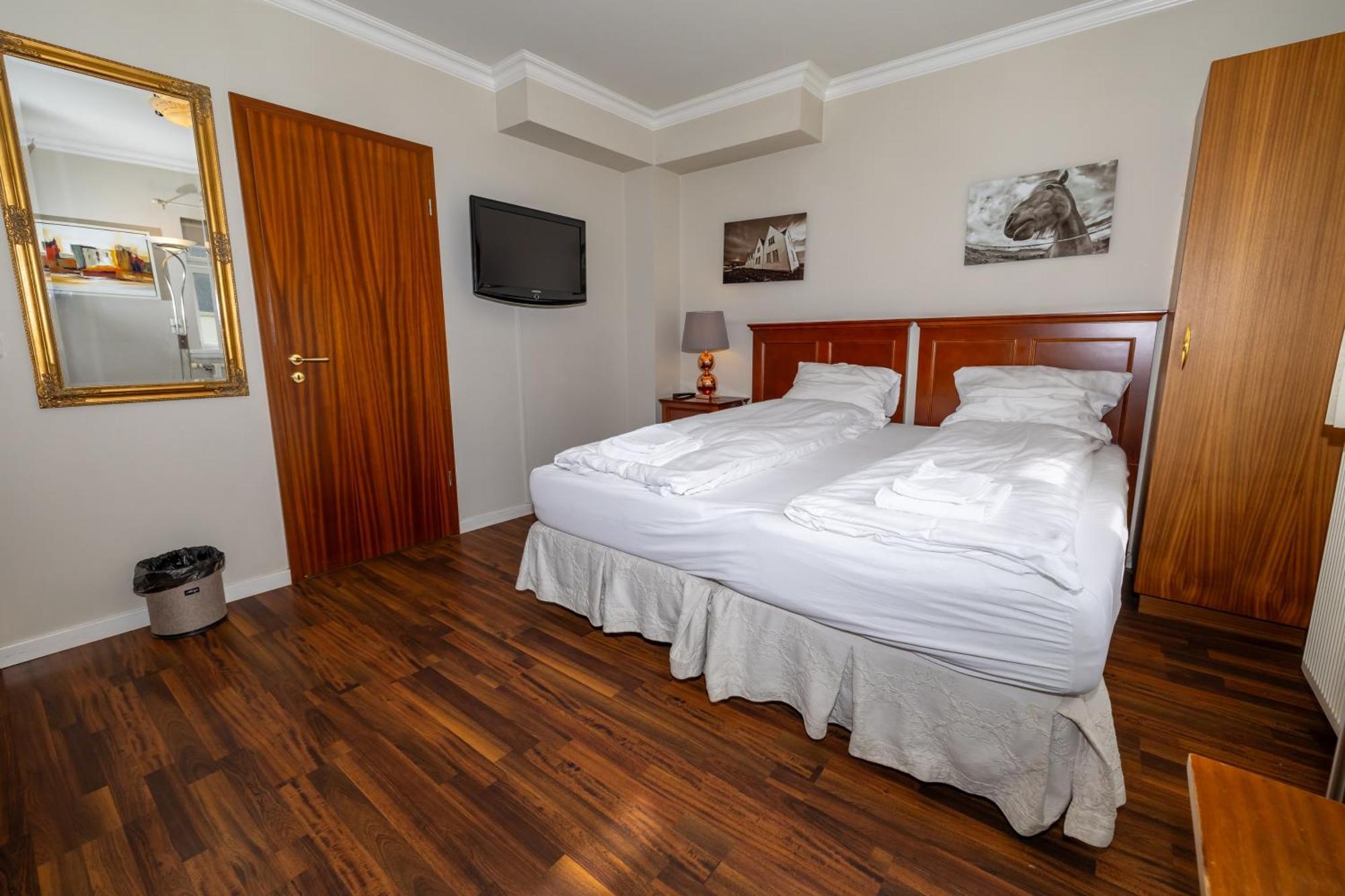 Bg4 Guesthouse Akureyri Bagian luar foto