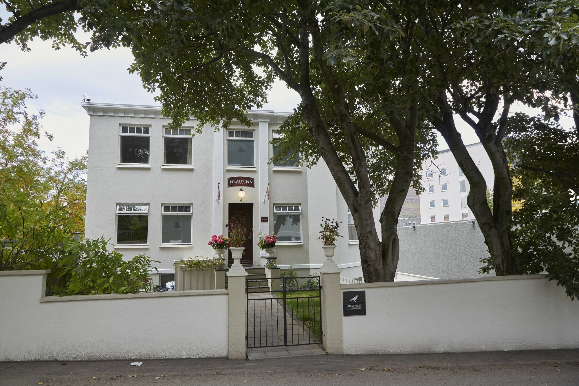 Bg4 Guesthouse Akureyri Bagian luar foto